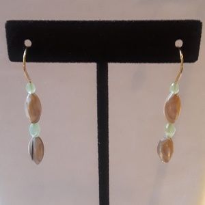 NWT *new item Natural shell dangly Earrings